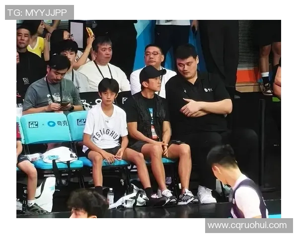 姚明受邀参加野球赛引发热议球迷期待跨界明星对决盛况