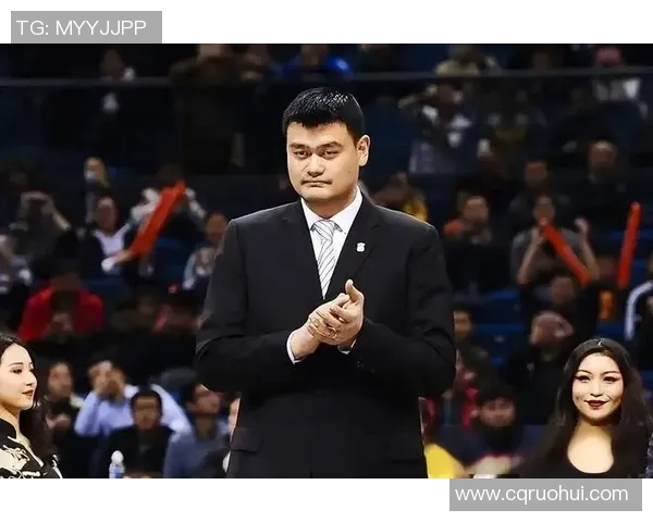 姚明分享人生经历与奋斗精神激励年轻一代追求梦想与目标