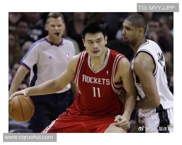 姚明在关键时刻拉住队友展现领导力助力球队逆转胜利