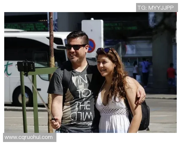 西班牙足球明星太太们的风采与生活揭秘 西班牙足球明星太太们的风采与生活揭秘