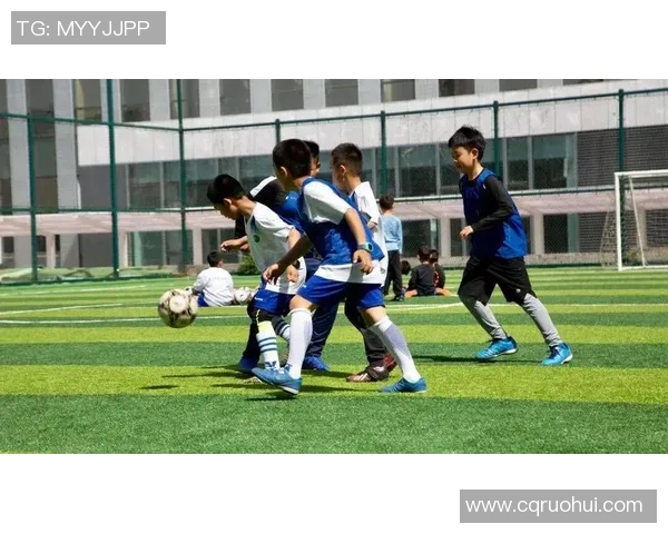 小学体育课足球游戏的趣味探索与团队合作能力培养活动设计